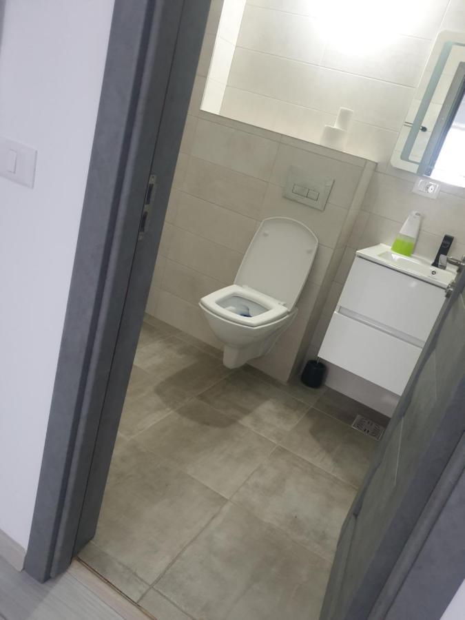 Apartament Dem Radulescu Langa Strand Râmnicu Vâlcea المظهر الخارجي الصورة