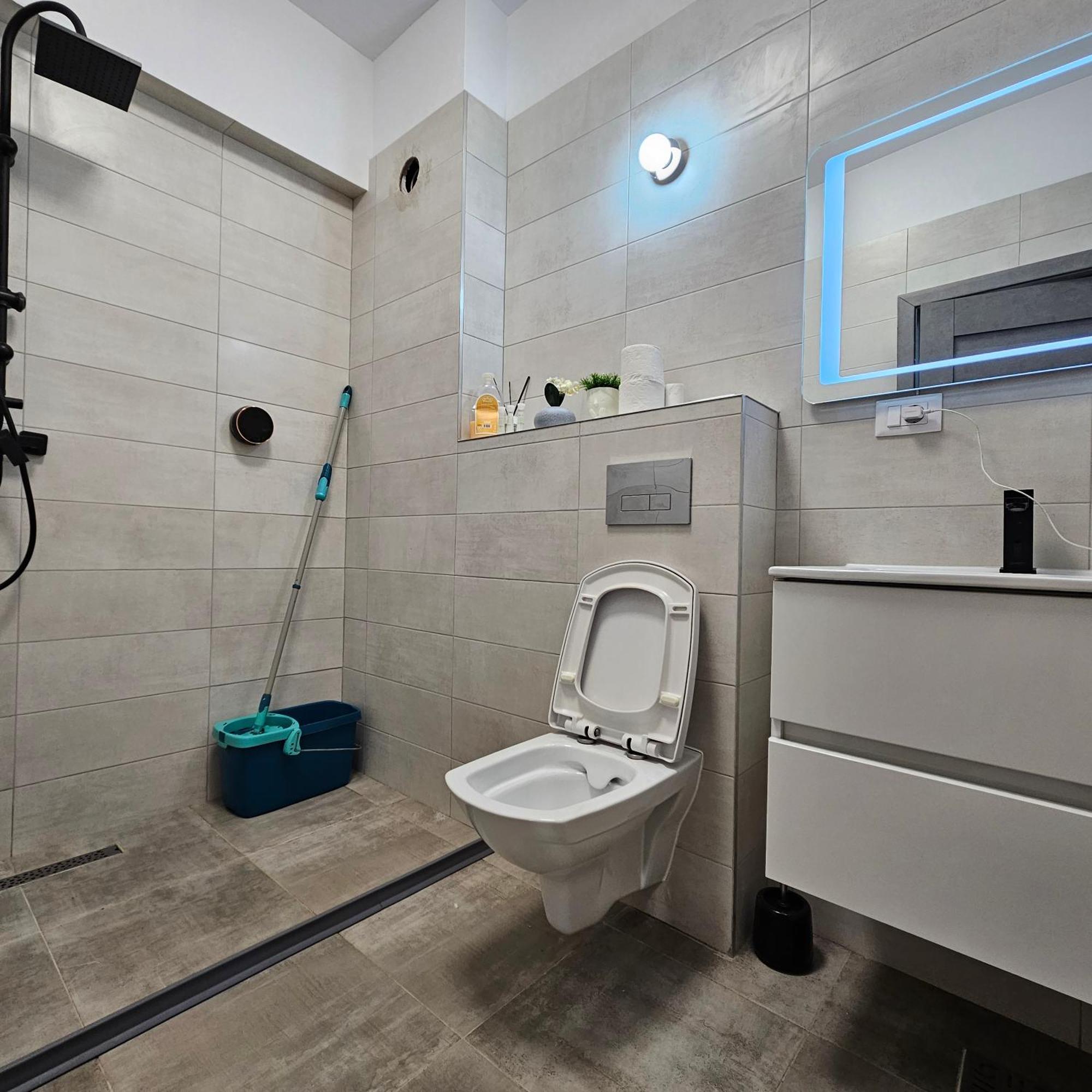 Apartament Dem Radulescu Langa Strand Râmnicu Vâlcea المظهر الخارجي الصورة