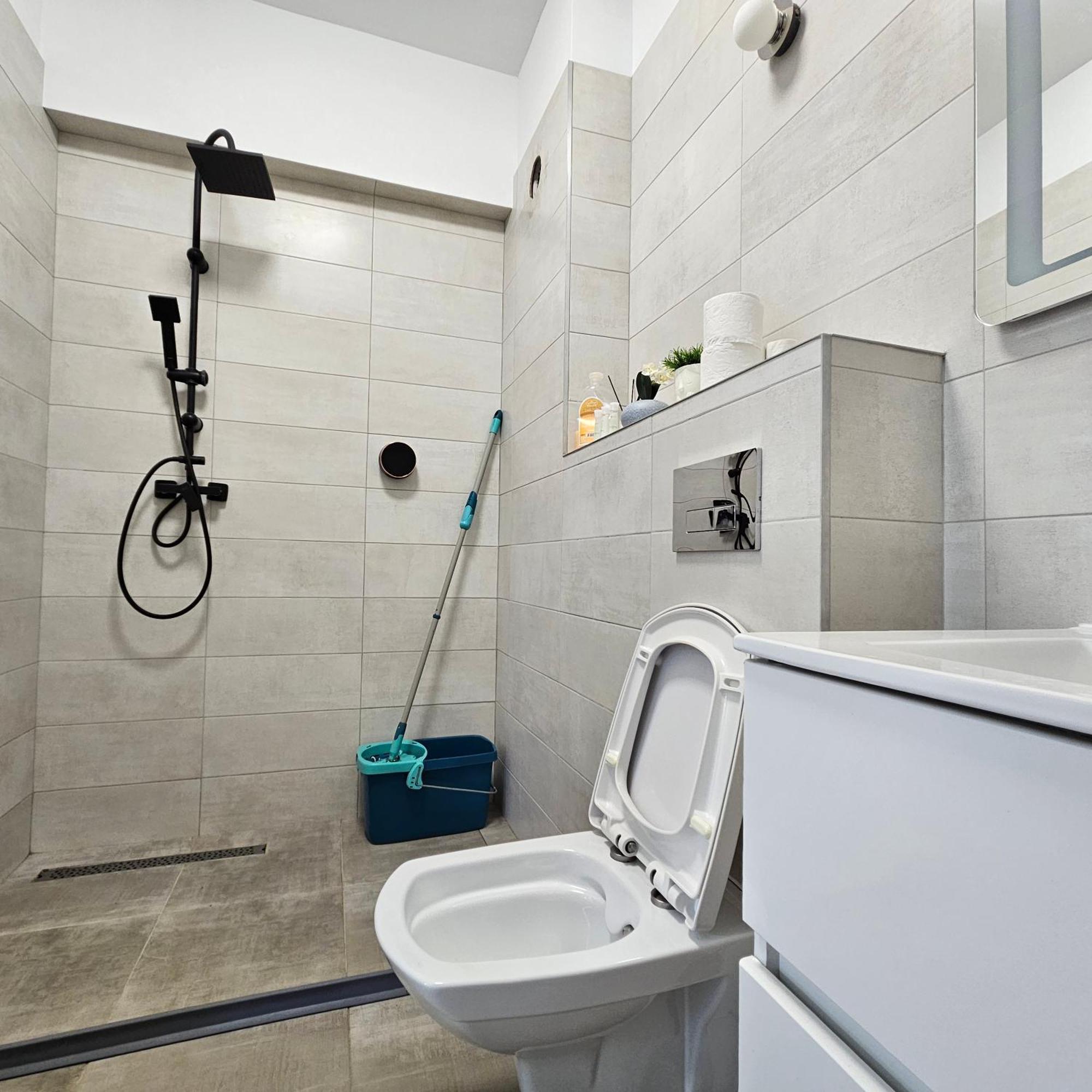 Apartament Dem Radulescu Langa Strand Râmnicu Vâlcea المظهر الخارجي الصورة